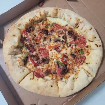 Eksik Ve Kalitesiz Pizza, İlgisiz Hizmet!