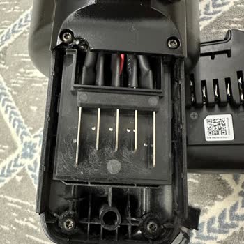 Philips 8000 Series Dikey Süpürgede Kronik Parça Kırılması Ve Yetersiz Servis Desteği