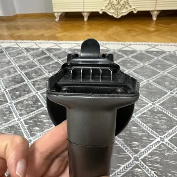 Philips 8000 Series Dikey Süpürgede Kronik Parça Kırılması Ve Yetersiz Servis Desteği
