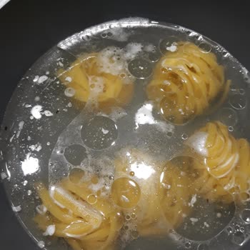 Barilla Tagliatelle Makarna Paketinden Böcek Çıkması Ve Gıda Güvenliği Endişesi