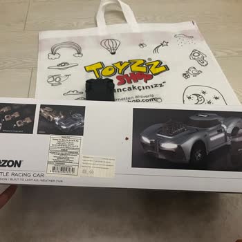 Hediye Gelen Uzaktan Kumandalı Araba Kırık Çıktı