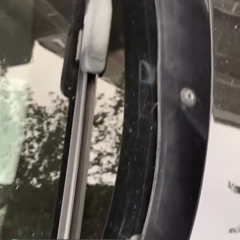 BMW F20 116i Ön Cam Izgarası Sorunu!