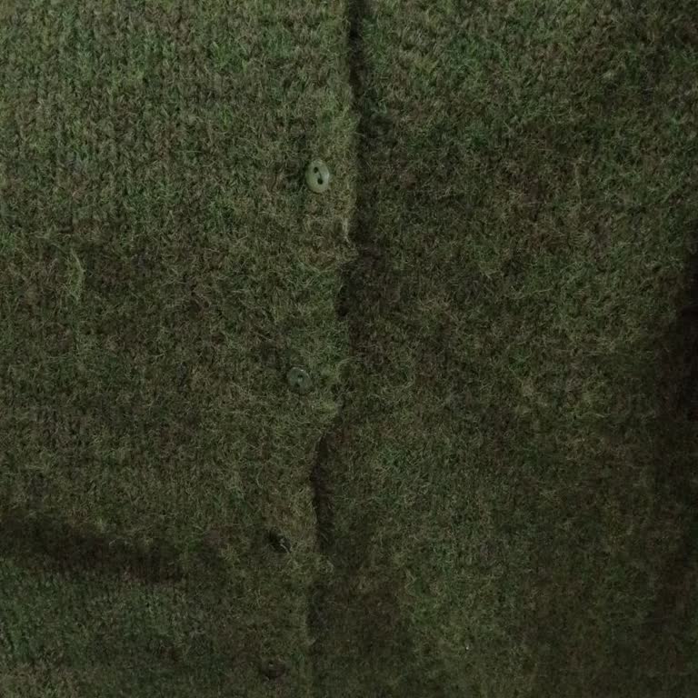 Kısa Sürede Deforme Olan Hırka Ve Yetersiz Ürün Kalitesi