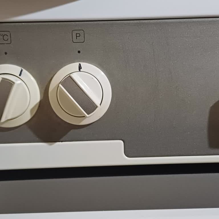 Fırın Düğmelerindeki Yazıların Silinmesi Nedeniyle Kullanım Zorluğu Ve Yedek Parça Sorunu