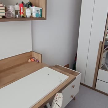 Çocuk Dolabının Tasarım Hatası Nedeniyle Yaşanan Tehlikeli Kaza Ve Güvenlik Endişesi