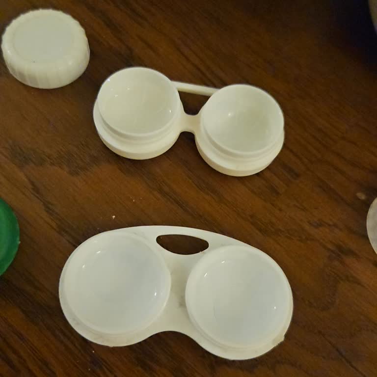 Acuvue Oasys Lenslerde Tekrarlayan Yırtılma Ve Gözde Rahatsızlık