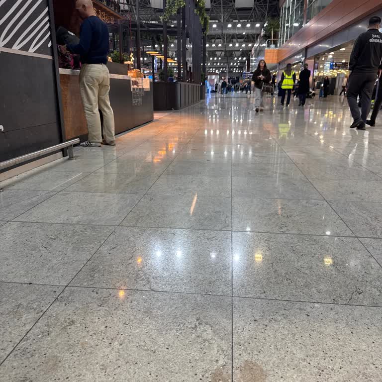 Uçuş İptali Sonrası Yetersiz İletişim Ve Empati Eksikliği