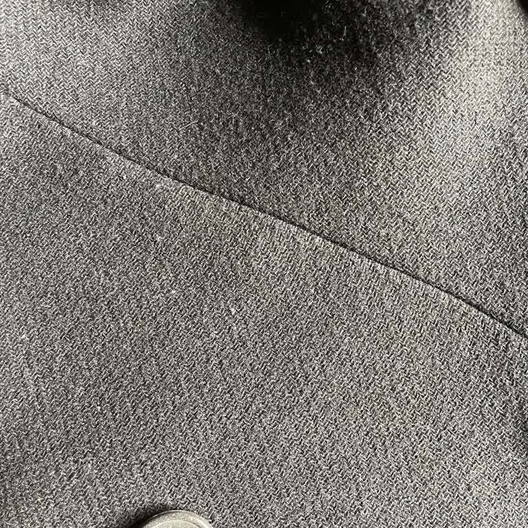 Zara'dan Aldığım Pardösü Kısa Sürede Tüylenip Eski Göründü