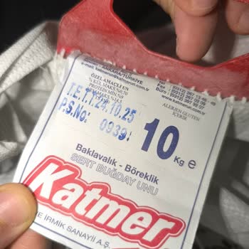 Tarihi Geçmiş Ve Böcekli Un Satışıyla Karşılaştım