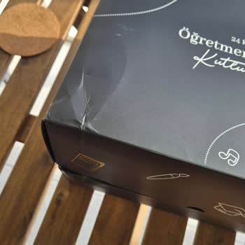 Öğretmenler Günü Hediyesi Kötü Paketleme Nedeniyle Kullanılamaz Hale Geldi