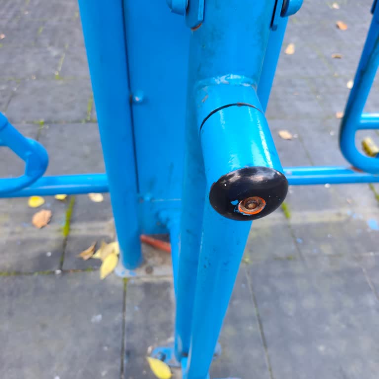 Cumhuriyet Parkı'nda Güvenli Ve Sağlıklı Spor İçin Zemin Ve Bakım Sorunu