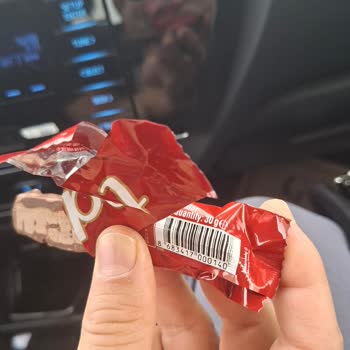 Son Kullanma Tarihi Geçmemiş Tadelle Çikolatada Renk Ve Tat Bozulması