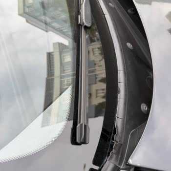 BMW 1.18i Ön Cam Fitilinde Erken Deformasyon Ve Su Alma Sorunu