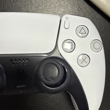 Kırık Ve Arızalı Dualsense Kol İçin 14 Gündür Çözüm Sunulmuyor