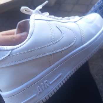 Nike Ayakkabı Ayağımı Yaraladı, Mağaza Sorunu Kabul Etmedi