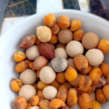 Kuruyemişten Çıkan Taş Dişimi Kırdı