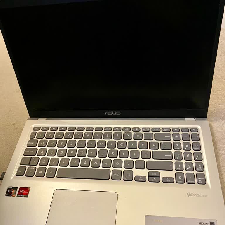 Uçuş Sonrası Laptopum Kabin Dolabında Sıvı Temasıyla Bozuldu Sunexpress Sorumluluğu Kabul Etmiyor