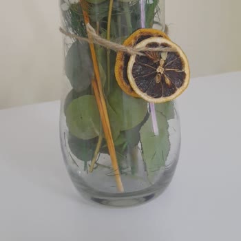 Öğretmenler Günü'nde Solgun Çiçek Ve İlgisiz Kurye Deneyimi Hayal Kırıklığı Yarattı