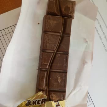 Son Kullanma Tarihi Geçmemiş Çikolatanın Tadı Ve Görüntüsü Değişikti