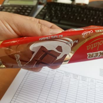 Son Kullanma Tarihi Geçmemiş Çikolatanın Tadı Ve Görüntüsü Değişikti