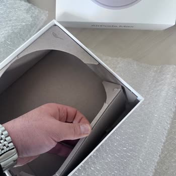 Sıfır Diye Aldığım Airpods Max Kutusu Yırtık Ve Seri Numarası Uyuşmuyor