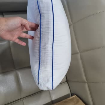 Kısa Sürede Deforme Olan Yastık Ve İlgisiz Mağaza Yaklaşımı