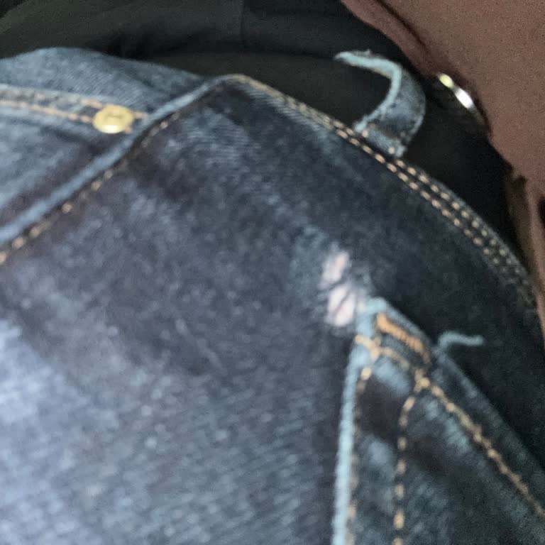 Dört Kez Giyilen Pantolonun Rengi Soldu Ve Cep Kısmı Yırtıldı