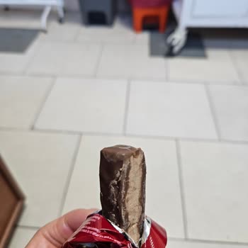 Bozuk Çikolata Nedeniyle Sağlık Endişesi Ve İade Talebi