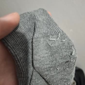 İlk Kullanımda Bozulan Çorap Ve İade Talebime Cevap Alamıyorum