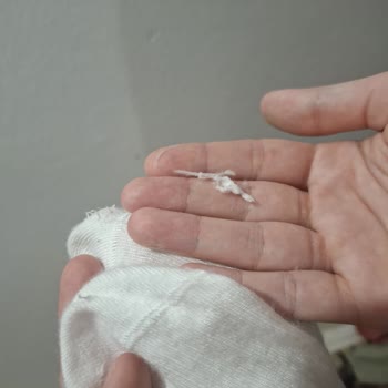 İlk Kullanımda Bozulan Çorap Ve İade Talebime Cevap Alamıyorum