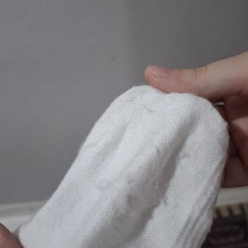 İlk Kullanımda Bozulan Çorap Ve İade Talebime Cevap Alamıyorum