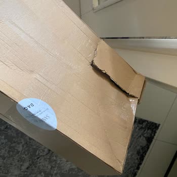 Yırtık Kargo Poşetiyle Gelen İç Çamaşırı Siparişim Mahremiyetimi İhlal Etti