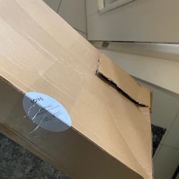 Yırtık Kargo Poşetiyle Gelen İç Çamaşırı Siparişim Mahremiyetimi İhlal Etti