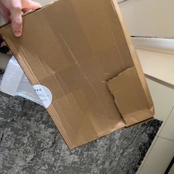 Yırtık Kargo Poşetiyle Gelen İç Çamaşırı Siparişim Mahremiyetimi İhlal Etti