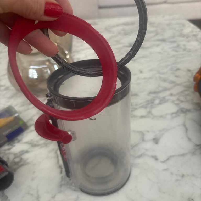 Dyson Süpürgemin Hazne Parçaları Kısa Sürede Bozuldu Müşteri Hizmetleri Çözüm Sunmadı