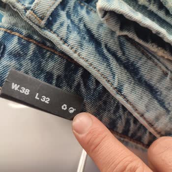 Aldığım Pantolonda Farklı Kusur Ve Etiket Hatası, Değişim Reddedildi