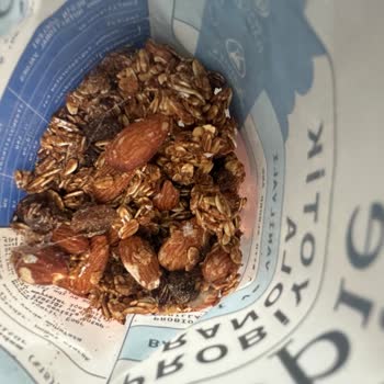 Küflü Ve Bozulmuş Granola Ürünü İçin Çözüm Bekliyorum
