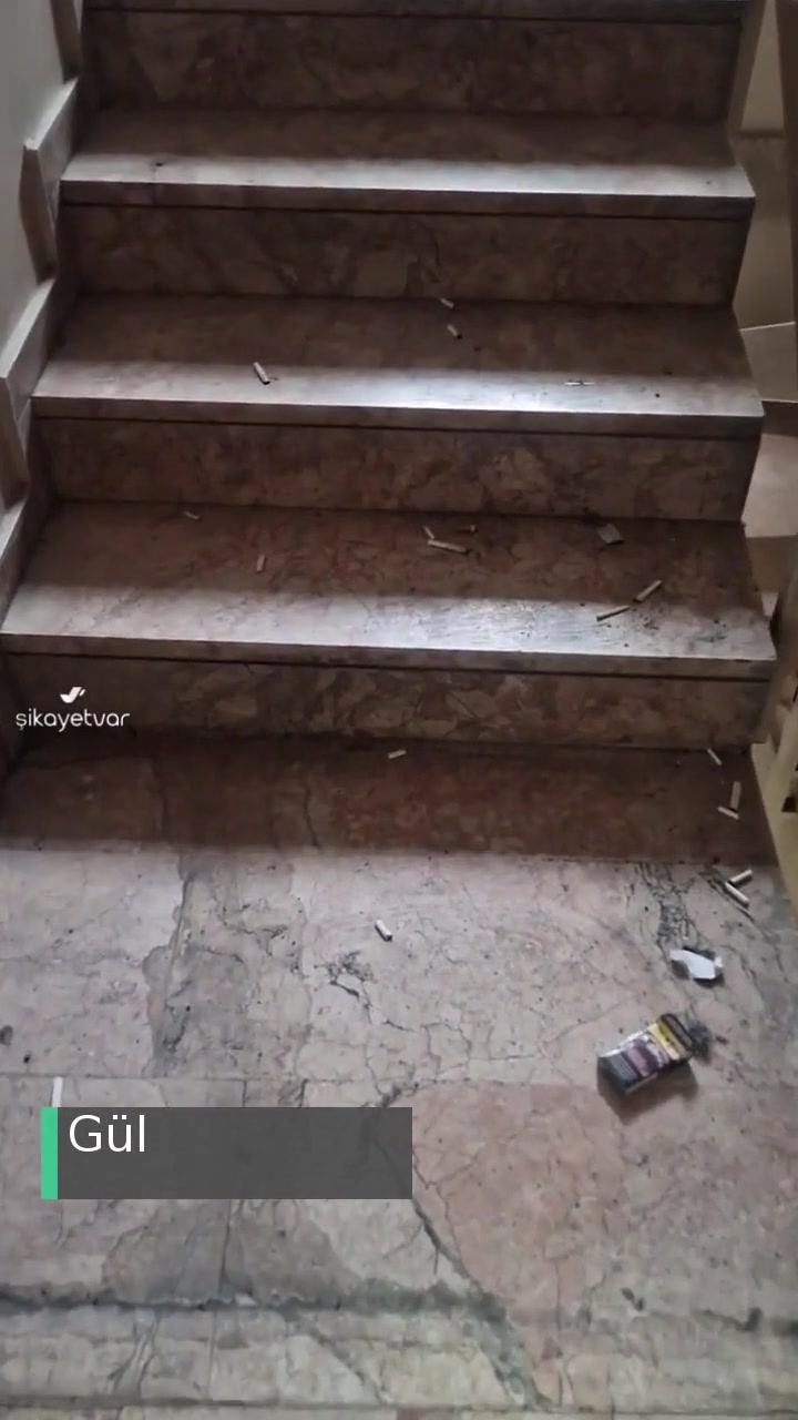 Gazi Üniversitesi Hastanesi Yangın Merdivenleri Sigara İzmaritleriyle Dolu, 5. Kat videonun kapak resmi
