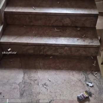Gazi Üniversitesi Hastanesi Yangın Merdivenleri Sigara İzmaritleriyle Dolu, 5. Kat
