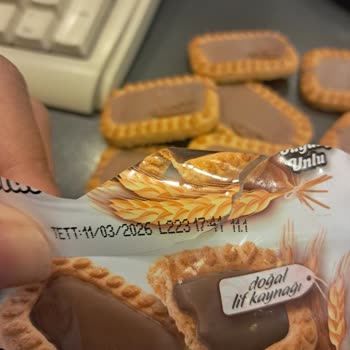 Son Kullanma Tarihi Geçmemiş Çikolatada Bozulma Ve Güvenlik Endişesi