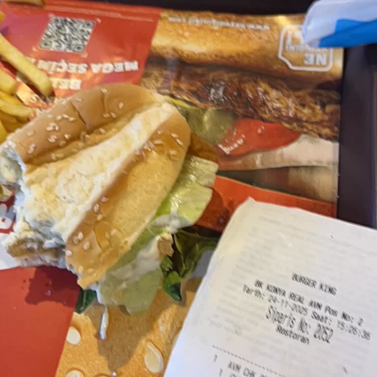 Bayat Ekmekle Gelen Hayal Kırıklığı: Burger King'den Beklenmeyen Deneyim