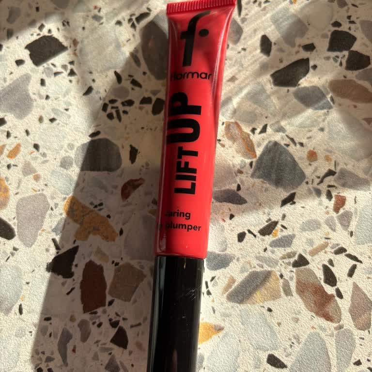 Aldığım Ruj Ciddi Sağlık Sorunu Yarattı Mağaza Çalışanı Kaba Davrandı