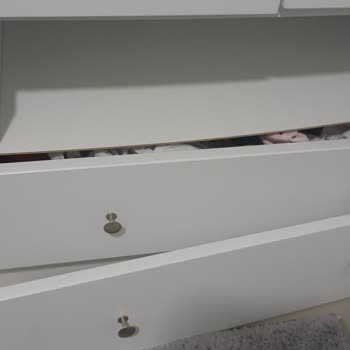 Kısa Sürede Kırılan Dolap Çekmecesi İçin Ücretsiz Onarım Talebi