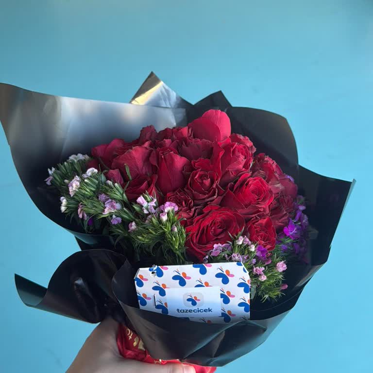 Özel Gün İçin Aldığım Çiçek Solmuş Ve Görselle Alakasız Geldi