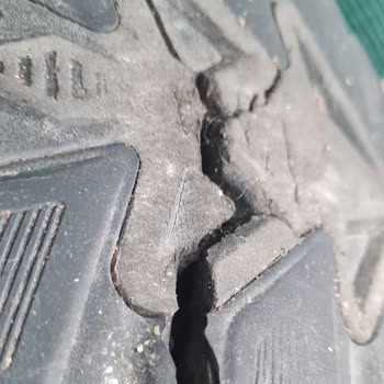 Kısa Sürede Tabanı Yarilan Skechers Ayakkabı İçin Değişim Talebi