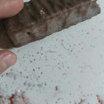 Taze Çikolatada Beyazlama Ve Koku Sorunu Endişelendiriyor