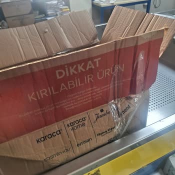 Karaca'dan Sipariş Ettiğim Fincanlar Korumasız Ve Yırtık Kolide Teslim Edildi, İade Talep Ediyorum