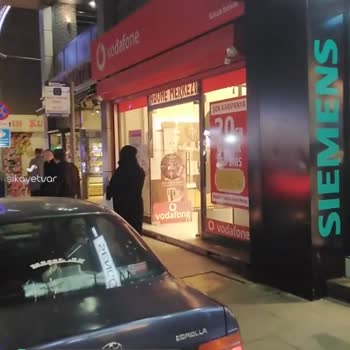 Vodafone Bayii Çalışanının Saygısızlığı!