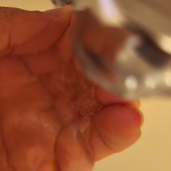 Bağcılar'da Musluktan Akan Suyun Beyaz Ve Köpüklü Olması Sorunu