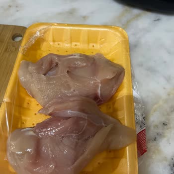 Yunus Market Bozuk Tavuk Satıldı, Para İadesi Ve Kontrol Talebi